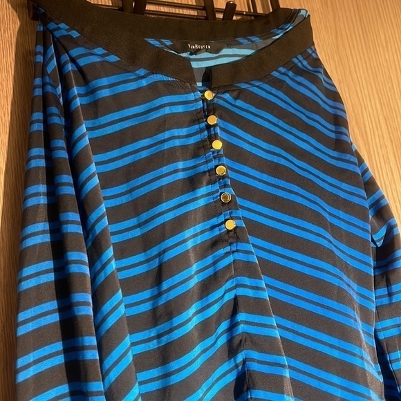 VAN Heusen Blouse - Picture 2 of 2